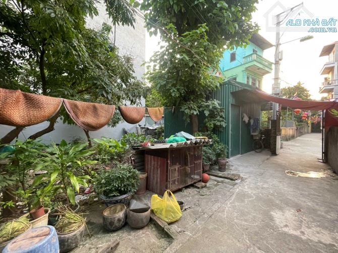 Bán đất Liên Mạc 50m2, Ô tô đỗ cổng, đất vuông đẹp nở hậu nhẹ,giá 4,6 tỷ