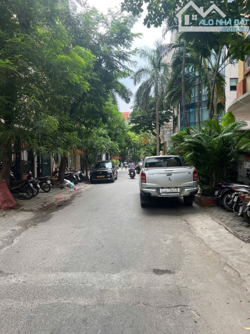 PHÂN LÔ NGUYỄN THỊ ĐỊNH 10m RA PHỐ OTO TRÁNH VỈA HÈ KINH DOANH 5 Tầng CHỜ TM 45m MT 4.1m