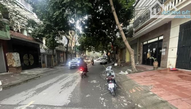 BÁN NHÀ PHỐ ĐỖ QUANG– TT CẦU GIẤY– VỈA HÈ- Ô TÔ TRÁNH NHAU– 19,5 TỶ
