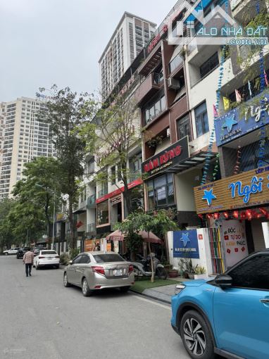 GIA ĐÌNH CẦN BÁN LIỀN KỀ HDMON HÀM NGHI, 7 TẦNG THANG MÁY, Ở & KINH DOANH, 100m2 MT 6m