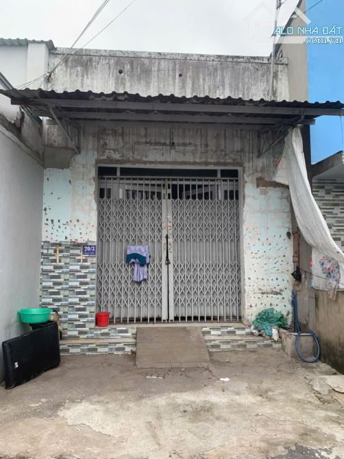 NHÀ GẦN CHỢ HÓC MÔN- 3,3 TỶ- C4- NGANG 4,04 X DÀI 14- DIỆN TÍCH SỔ 60 M2. NGAY TT HÓC MÔN.