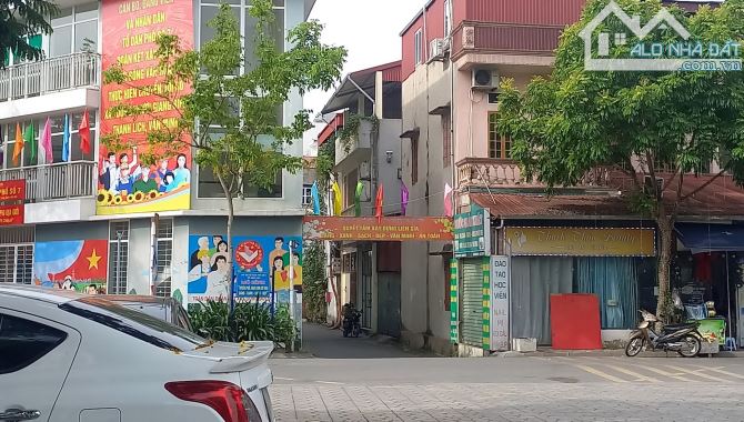 Bán nhà mặt phố Nguyễn Văn Hưởng, sau mặt Hồ, KD, 94m2, mt 7.8m, 2t, 350 triệu m2