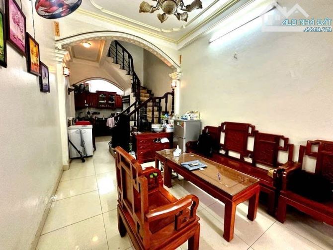 Bán nhà Đường Thành, 85m2, 3 tầng, mặt tiền 3.3m, 23.5 tỉ, kinh doanh homestay đỉnh