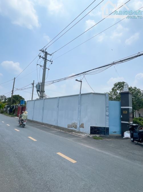 NHÀ XƯỞNG 2000M2 + 4000M2 ĐẤT TRỒNG CÂY - ĐÔNG THẠNH, HÓC MÔN - GIÁ 40.5 TỶ TL.