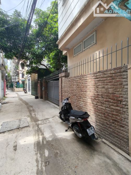 Bán Đất 239m2 tặng nhà tại Phường Quảng An mảnh đất vàng Sau Qh ra mặt phố vỉa hè Ô Tô trá