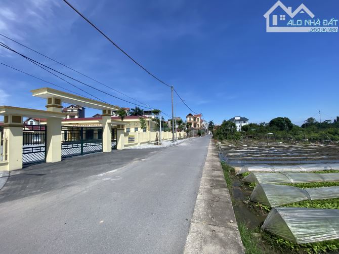VÂN NỘI đường thông Trải Nhựa Ô TÔ TRÁNH mà KHÔNG ĐẾN 4 tỷ