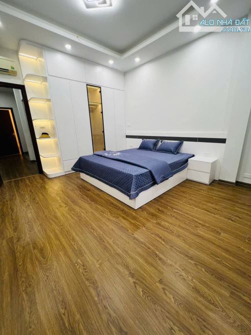 CHÍNH CHỦ CẦN BÁN NHÀ LA KHÊ 50M2 X5 TẦNG MẶT TIỀN 4M PHÂN LÔ VỈA HÈ - Ô TÔ TRÁNH