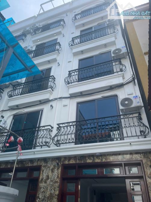 NHÀ ĐẸP CẦU DIỄN - THANG MÁY - Ô TÔ ĐỖ CỬA - 32M2 - 6 TẦNG - NHỈNH 7 TỶ