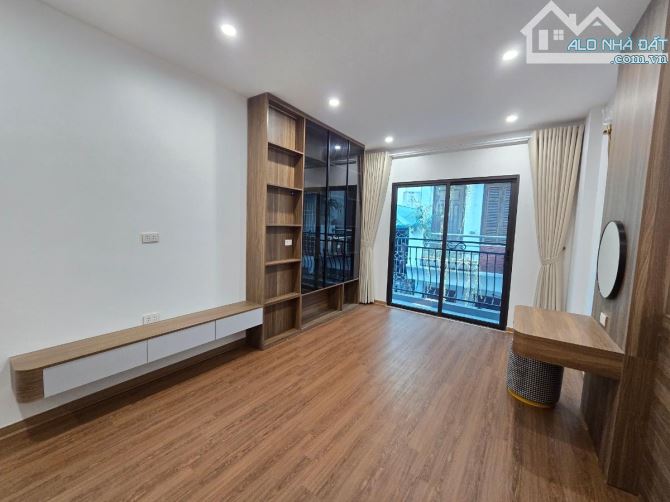 💟KHẨN CẤP - Bán nhà YÊN LÃNG - THÁI HÀ-  DT 55m2 - 15TỶ, 6 ngủ, full NT, RA Ô TÔ 15M ,