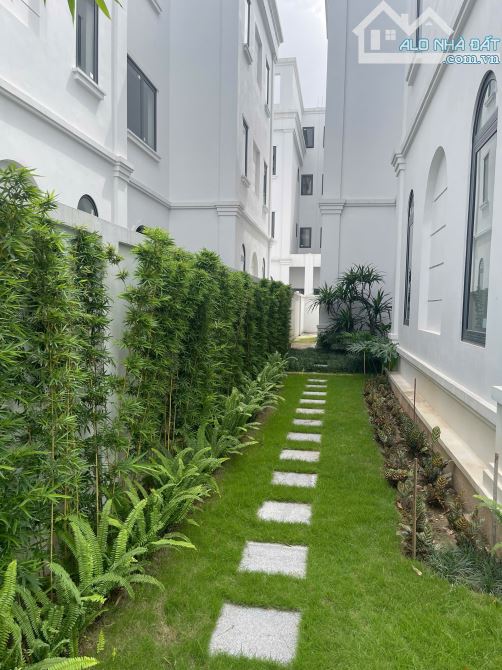 Bán biệt thự Dương Nội. 212m. Vỉa hè ôtô tránh. Giá đầu tư