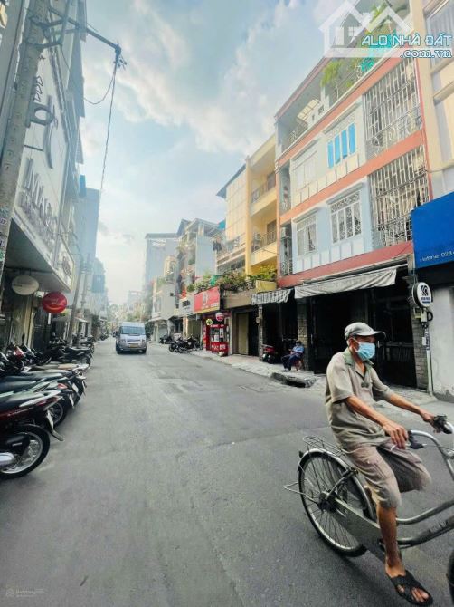 Bán nhà mặt phố đẹp tại Trần Minh Quyền, Q10, HCM, 25 tỷ, 80m2