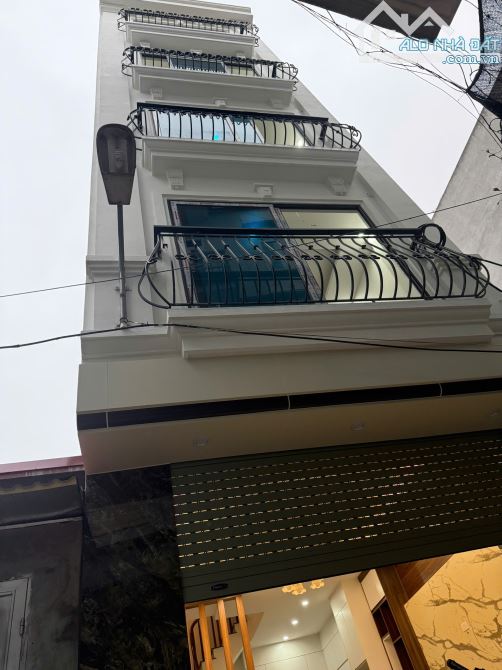 Nhà Lai Xá 34m2 5 tầng mặt tiền 4m cạnh chợ hàng xóm khu đô thị ở sướng giá 4 Tỷ 8
