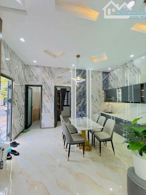 NHÀ CHÍNH CHỦ, RỘNG 120M, ĐƯỜNG XE HƠI, GIÁ CHỈ 2 TỶ 8 NGAY TRUNG TÂM THỦ DẦU MỘT.