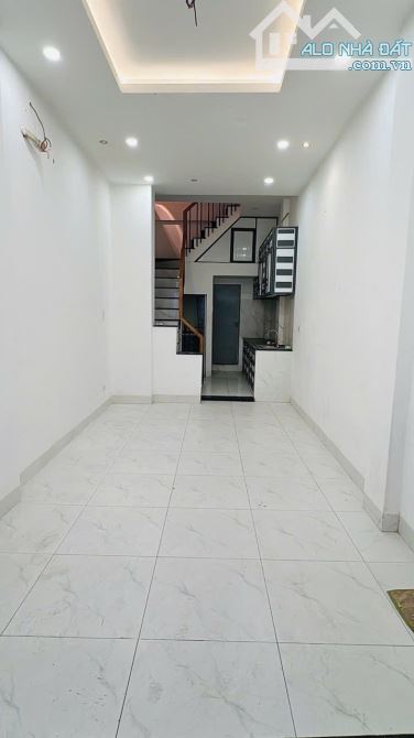 Vĩnh Viễn Q10. Hẻm thông Nguyễn Tri Phương. 4 tầng còn mới. 3PN. Giá nhỉnh 6 tỷ