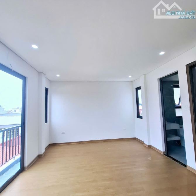 BÁN NHÀ SÀI ĐỒNG.  60M. 5 TẦNG . NHỈNH 6 TỶ - 3