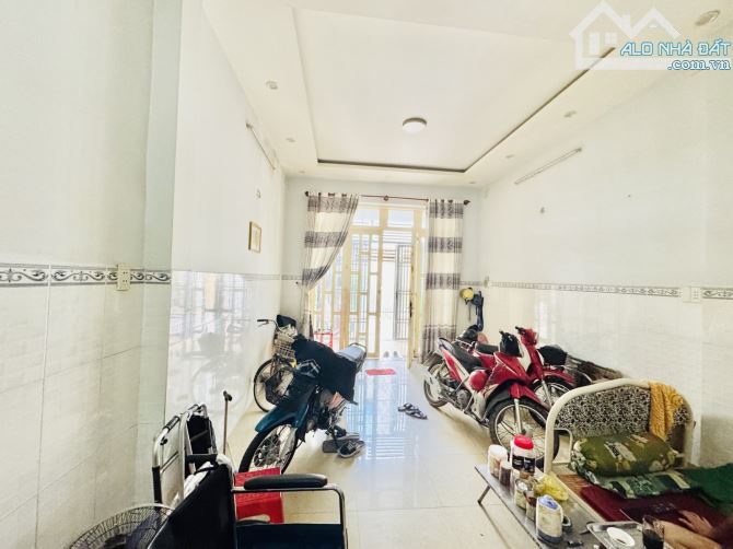 Ngộp Bán Gấp Giá Rẻ Nhà HXT đỗ cửa đường mã lò Bình Tân 4mx20m 4 Tầng chỉ 6.3 Tỷ