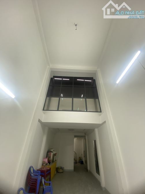 Xuất cảnh bán gấp mặt tiền Lê Đại Hành P11 Q11. DT 3,5x15m 6 tầng thang máy giá 19,5 tỷ