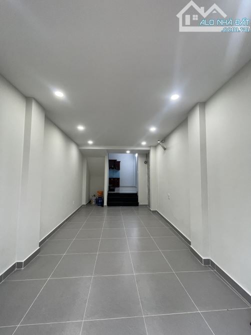 CMT8. P15. Q10. Hẻm 5M thông. Gần 50m2. 4 tầng. 4Pn. ST. Chỉ nhỉnh 7 tỷ.