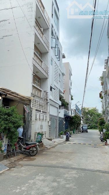 Bán đất thổ cư đường THẠNH LỘC 08, phường THẠNH LỘC Q12,dt 64m²(5,7x12).DÒNG TIỀN 15tr/th