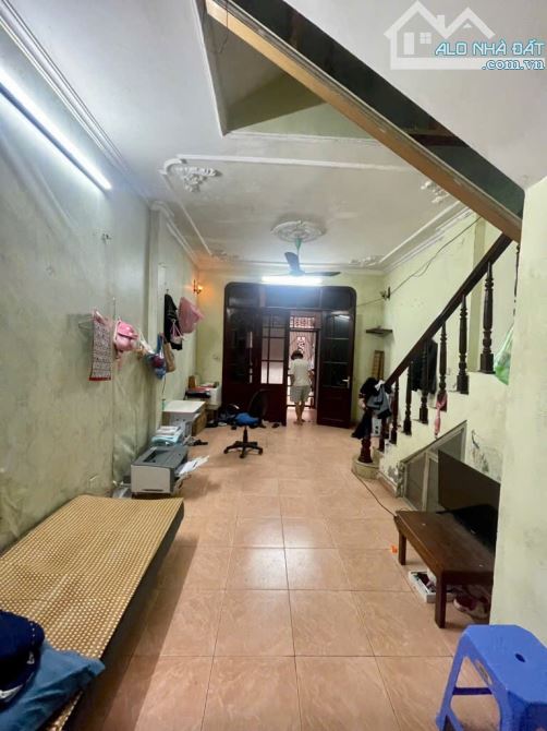 📣BÁN NHÀ PHỐ GIÁP BÁT,  57 M2,  3 TẦNG, MT 4.3 M. GIÁ 9.5 TỶ. NGÕ NÔNG, SÁT PHỐ