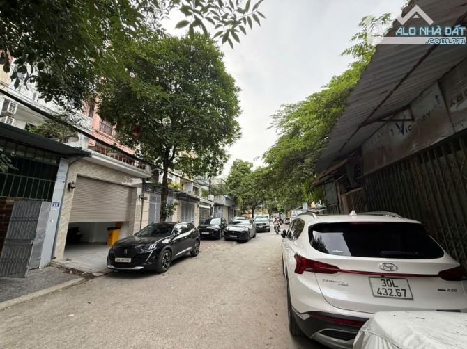 VP TRUNG KÍNH PHÂN LÔ VIP CẦU GIẤY - HAI THOÁNG - TRUNG YÊN - Ô TÔ TRÁNH VỈA HÈ 2 BÊN