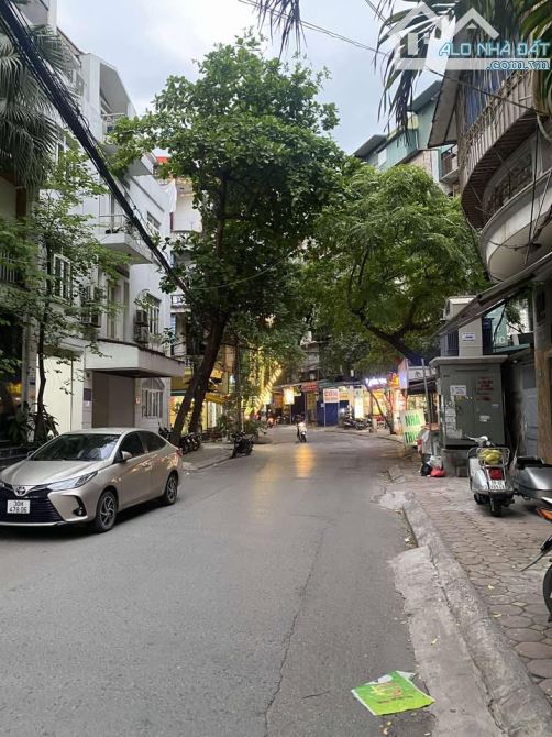 BÁN NHÀ PHÂN LÔ PHỐ HUỲNH THÚC KHÁNG - ĐỐNG ĐA - Ô TÔ NGỦ NHÀ -  Ở NGAY - 45m2 - 16,2 TỶ