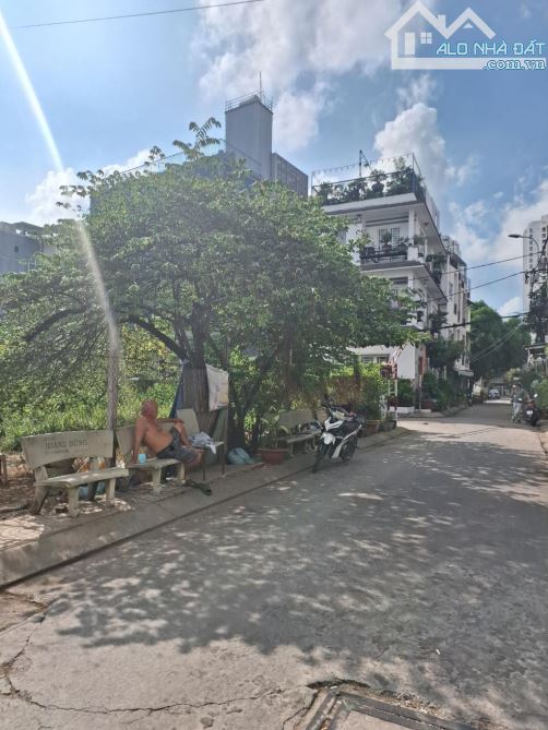 Lô đất (17x20) Góc 2 mặt tiền đường 12m  khu A làng Đại Học Lê Văn Lương Phước Kiển, 30 tỷ