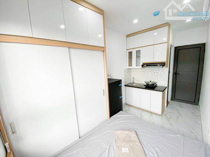 Bán Gấp Tòa CCMN Cầu Giấy, Lô Góc, Xây Mới, Thang máy,62m2x 7 tầng, 20 PN KK, DT 110tr/ th