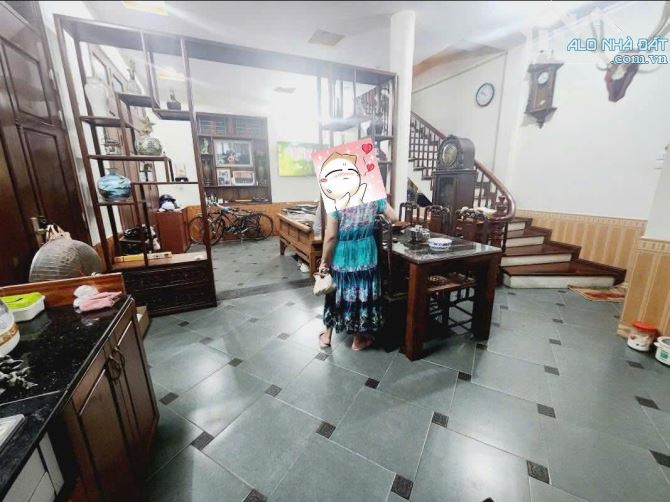Bán nhà phố Trung Kính - Cầu Giấy - Phân lô quân đội - Lô góc - Oto tránh đỗ - 19 tỷ.