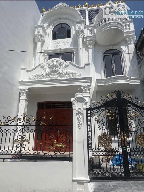 🏡🏡🏡 Chào Bán Căn nhà 3 tầng xây mới Tân Cổ Điển Đường Bái - Lộc Vượng, ô tô đỗ cửa