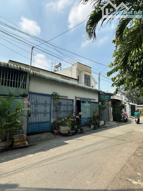 Ấp 2, Xuân Thới Thượng, Hóc Môn. Gần chợ Đại Hải. DT 8,1x17m. Hẻm xe tải tránh. Sổ hoàn