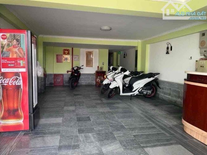 Chính chủ bán nhanh khách sạn 6 tầng đường Nguyễn Đức Thuận doanh thu 60tr/thang