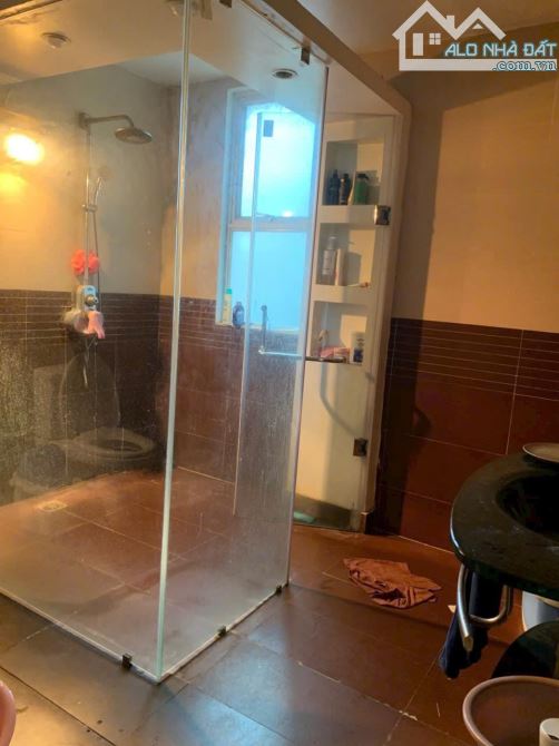 Bán nhà Đường Láng Đống Đa. Sổ vuông 44m, 5 tầng MT5m1 Giá 16 tỷ Ngõ ô tô tránh+Kdoanh