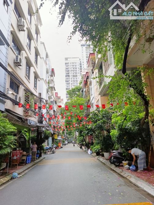 Bán đất tặng nhà Ngõ Núi Trúc-2 mặt ngõ-ô tô tránh, vỉa hè, tiềm năng 52m*4T, giá 17.8 tỷ