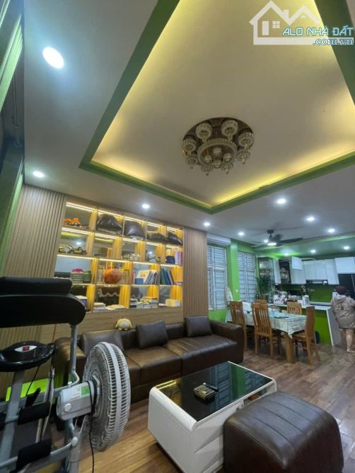55M. 6T. THANG MÁY. 13,5 TỶ. DÂN XÂY. GẦN PHỐ. NỞ HẬU.FULL NỘI THẤT. ĐÌNH THÔN, THIÊN HIỀ.