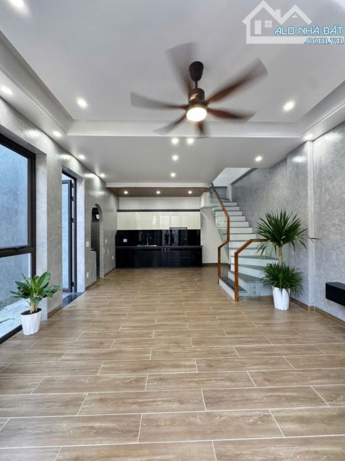 Nhà 3 tầng xây mới đẹp ngõ đường Kênh - 10