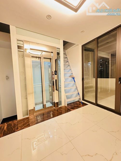 Nhà đẹp ở luôn Hoàng Quốc Việt Cầu Giấy Sổ vuông 60m 6 tầng MT5m1 Giá 23 tỷ Ngõ ô tô tránh - 10