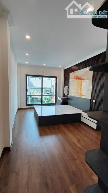 THẠCH BÀN – NHÀ 6 TẦNG MỚI TINH – OTO 4 CHỖ VÀO NHÀ – THANG MÁY XỊN – 7,9TỶ! - 11