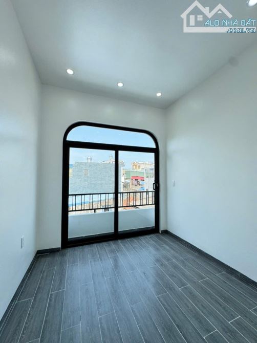 Nhà 3 tầng xây mới đẹp ngõ đường Kênh - 1