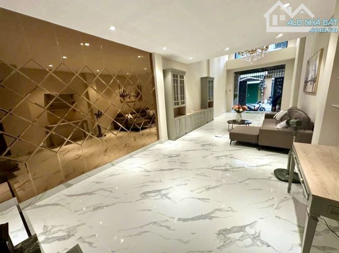 Bán gấp!Hẻm VIP kinh doanh Nguyễn Trãi, Bến Thành, KV đông khách du lịch, 17,9tỷ - 2