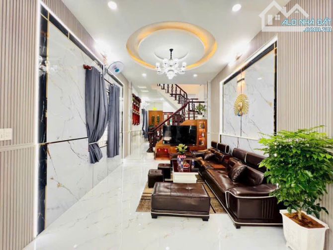 BÁN NHÀ 2 TẦNG HẺM XE HƠI SÁT MT THẠNH LỘC 19 NGAY NGÃ TƯ GA- DT 5,5x20 (110m2) 4PN chỉ - 1