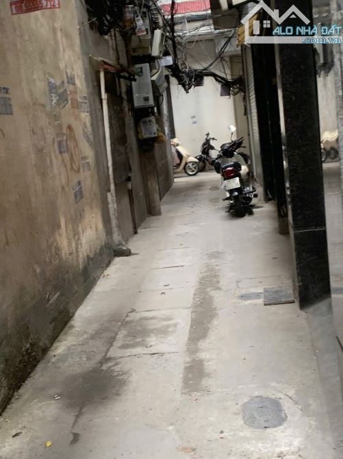 CHỦ VỠ NỢ MUỐN BÁN GẤP - NHÀ 2 TẦNG CŨ - ĐỘI CẤN- DT;70 MÉT- -GIÁ CHỈ 12 TỶ- CÓ THƯƠNG LƯỢ - 1