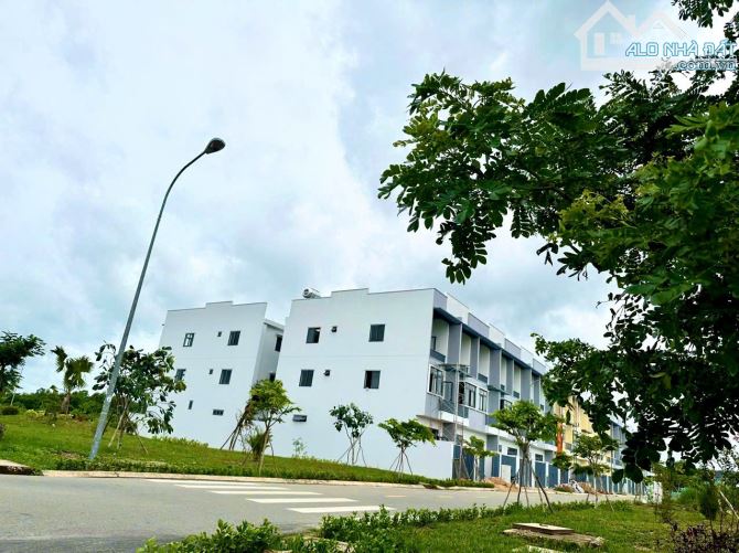 Sở hữu nhà phố chỉ từ 300 triệu vốn ban đầu, còn lại hỗ trợ trả góp - 1