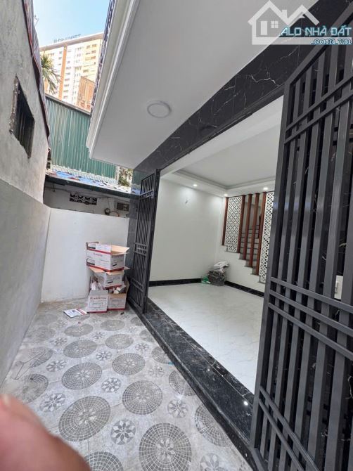 BÁN NHÀ TRƯƠNG ĐỊNH, FULL NỘI THẤT, SÂN CỔNG ĐỂ XE, GẦN Ô TÔ, 46M2, 6 TẦNG GIÁ 7,68 TỶ - 1