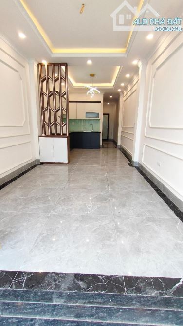 THẠCH BÀN – NHÀ 6 TẦNG MỚI TINH – OTO 4 CHỖ VÀO NHÀ – THANG MÁY XỊN – 7,9TỶ! - 1