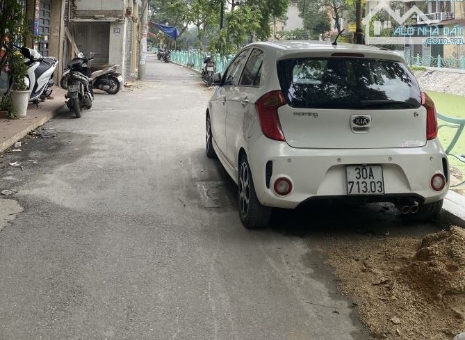 Bán Đất Tặng Nhà Mặt Hồ Lô Góc Quan Nhân Thanh Xuân Ô Tô KD DT 175/180M MT 8M Giá 42.2Tỷ. - 1
