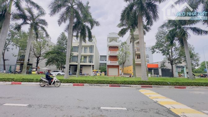 Đất mặt tiền GS1 khu Big C Go Dĩ An, 108m ngang 4,5m full thổ cư, 2497 - 1