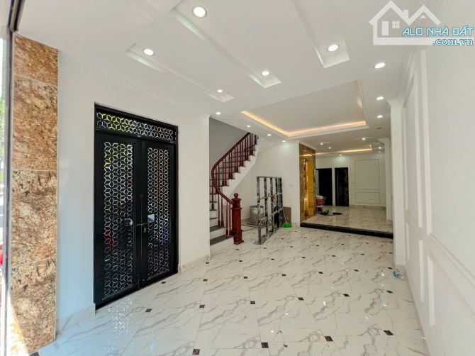 SIÊU PHẨM HOÀNG LIỆT , 50M2 , NGÕ THÔNG , Ô TÔ , THANG MÁY , VIEW HỒ LINH ĐÀM, 13,3 TỶ - 1
