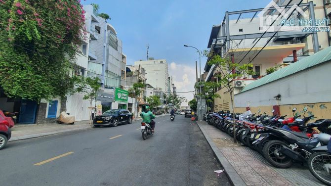Bán Building mặt tiền 33 Trần Nhật Duật, Tân Định, Quận 1. DT: 8*19M, 5 Tầng. Chỉ: 79 tỉ - 1
