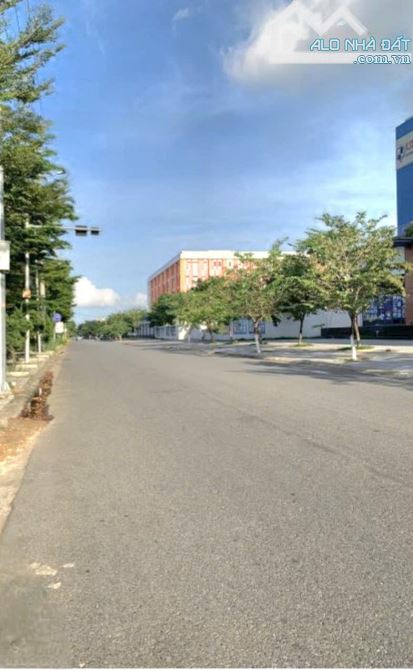 Bán lô đất đẹp 5x16,5m (82,5m2) mặt tiền Huỳnh Thúc Kháng, TP. Quảng Ngãi - 1